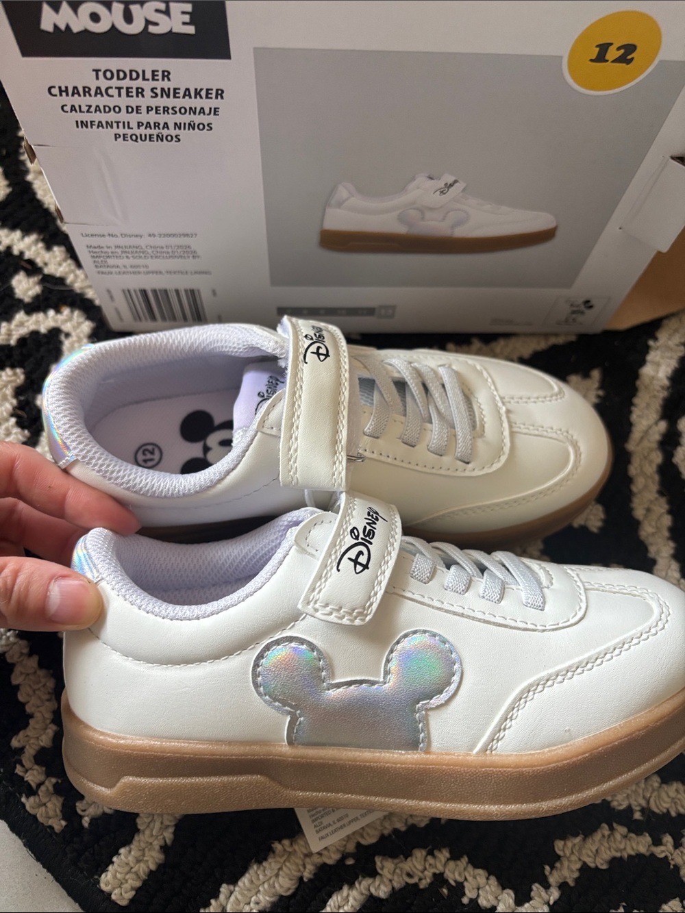 Disney Mickey Mouse Toddlers Character Vacation Sneaker 2026, White SIZE 12 NEW